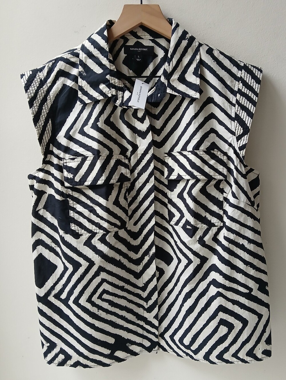 Banana Republic Factory Sleeveless Button Front Shirt Women's Large NWT